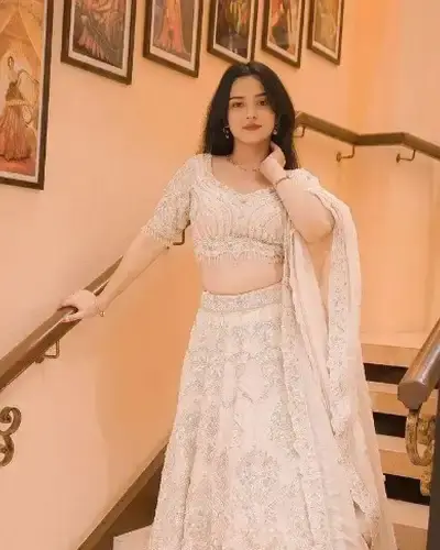 Escort Hnahthial